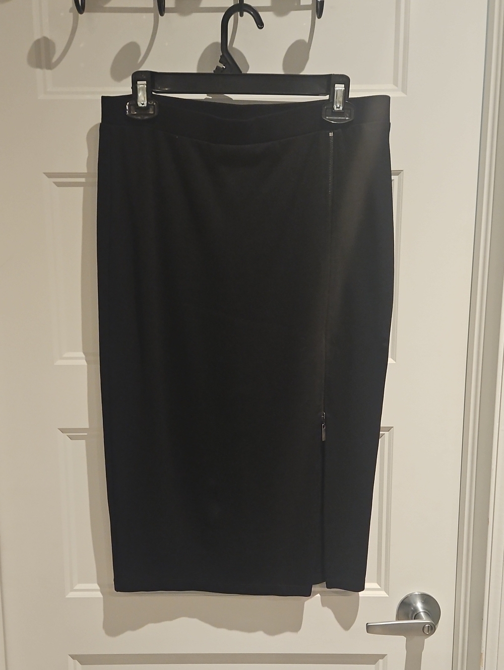 💝2/$10💝Matty M Black Pencil Skirt with Front Zip Detail